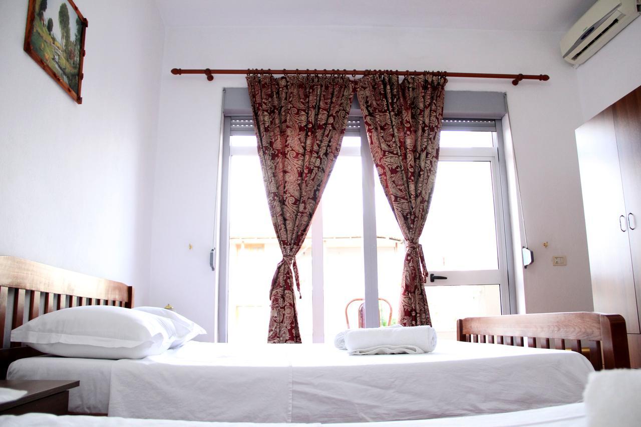 Hotel Italia Tirana Exteriör bild