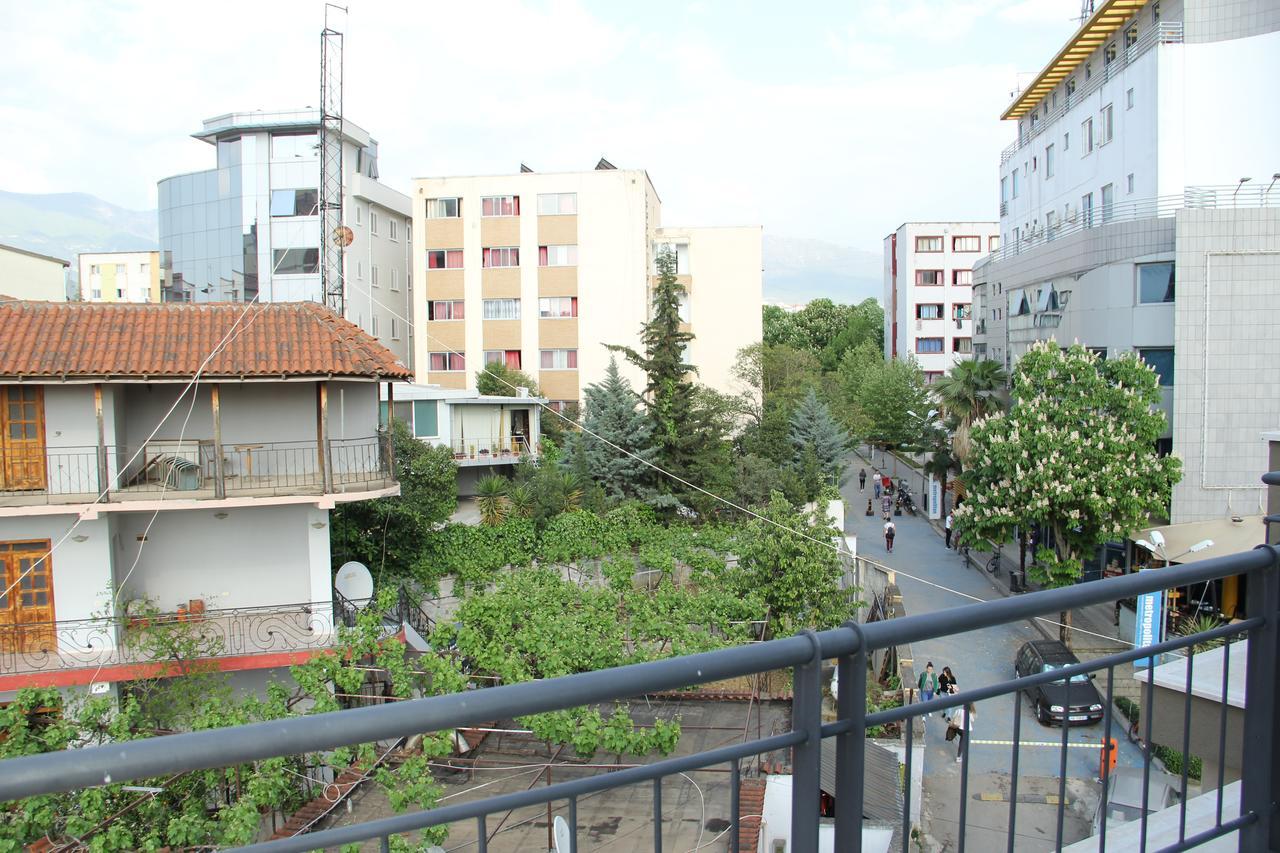 Hotel Italia Tirana Exteriör bild